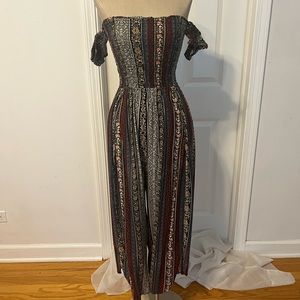 Sz small off shoulder jumpsuit, boho print